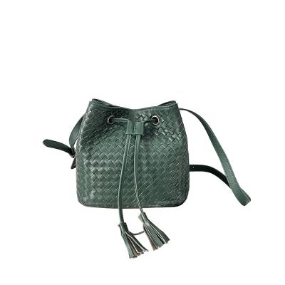 China Fashoion 2023 New Women Set Design Retro Woven Oortable Bucket Bag Fashion Elegant Cross Shoulder 0ne - Body Bag for sale