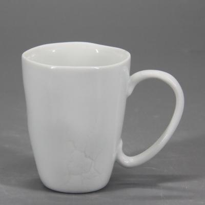 China Disposable creative wholesale milk cup drinkware household white ceramic mug with handle for sale