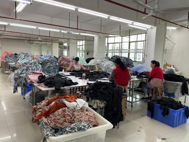 Verified China supplier - Dongguan Xinyi Clothing Co., Ltd.