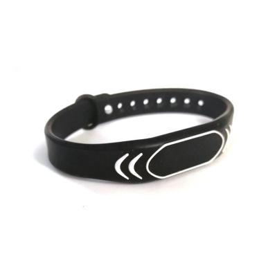 China Waterproof/Waterproof Silicone RFID Wristband Customized F08 Access Card TK4100 GYM Wristband IC Wristband IC Card for sale