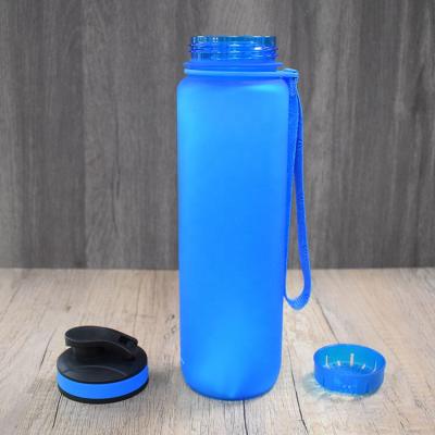 China Wholesape drink customized kids adult drinking 1 liter bpa free water bottle with rope handle for sale