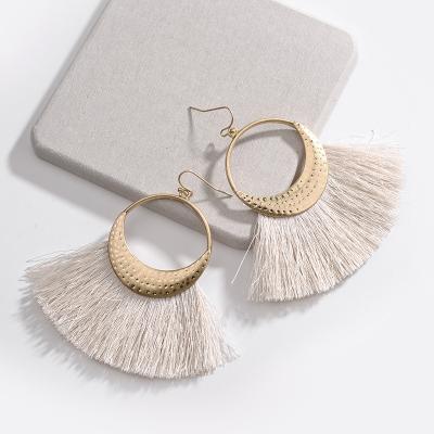 China Environmental Friendly New Design Worn Gold Hammered Alloy Metal Big Circle Fringed Tassel Bohemian Earring for sale