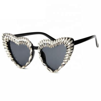 China Eyewear Trading& Hot Style Cat Eye Sunglasses For Women With Diamond Heart Shape Sunglasses Overdone Retro Supply for sale