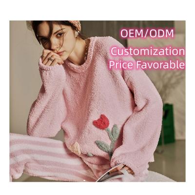 China Wholesale QUICK DRY PAJAMAS Winter Women Sleepwear Loungewear Christmas Pajamas Fuzzy Top Pants Designer Matching Plush 2 Piece Set For Family for sale