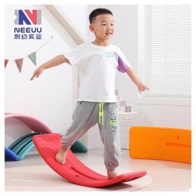 China Plastic Curvy Trainer Kids Balance Board Wobble Surf Children Yoga Stability Trainer Plastic Toddler Custom Sensory Toys For Fitness for sale