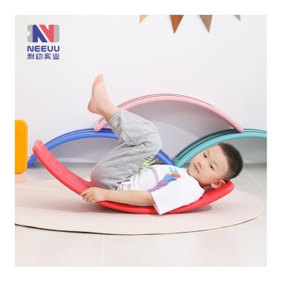 China Plastic Kids Seesaw Balance Board Indoor Smart Board Training Equipment Bend Yoga Board Sensory Toy for sale