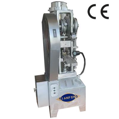 China 1.5KW Motor Power Tablet Press Machine para una profundidad de llenado máxima de 25 mm y producción en venta