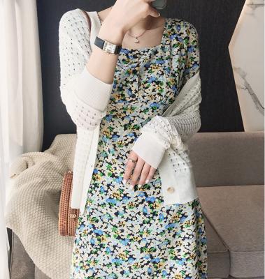 China Anti-Wrinkle Retro Square Collar High Waist Green Printing Coffee Break Silk Floral Dress for sale