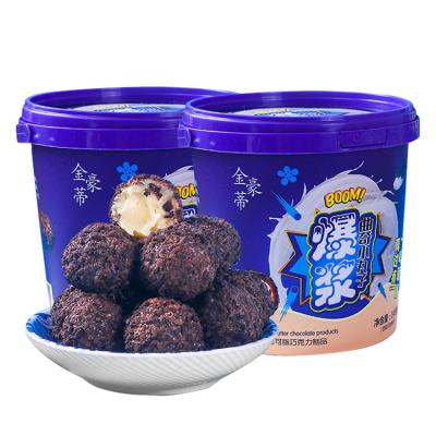 China Delicious Chocolate Snacks Healthy Crispy Snacks Wholesale 149g Milk Chocolate Explosion Cookie Balls for sale