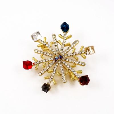 China Flower Christmas Customize Design Snowflake Rhinestone Alloy Brooches Pin for sale