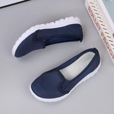 China Factory Breathable Mesh Healthcare Summer Flat Women Comfortable Outdoor Walking Shoes for Women Elderly for sale