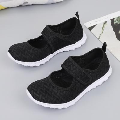 China Hot-selling Breathable Non-slip Ultralight Outdoor Walking Shoes Non-slip Latch Foot Lady Casual Flat Shoes For Ladiesshoes for sale