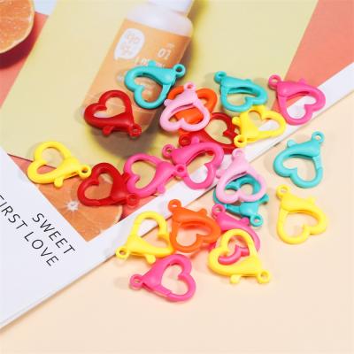 China Lobster Clasp Hook For Bracelet 30pcs/Pack Heart Shape Colorful Plastic Lobster Clasp Key Chain Split Hooks For DIY Jewelry Making Necklace Connector Dropshipping for sale