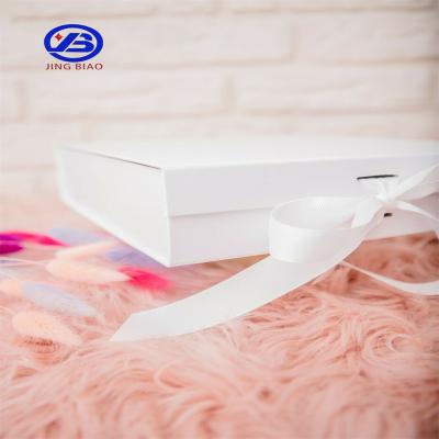 China China Handmade Designer Online Customize Luxury Make Your Own Brand Size Laminatio Luxury Glossy Paper Gift Box With Lid And Ribbon for sale