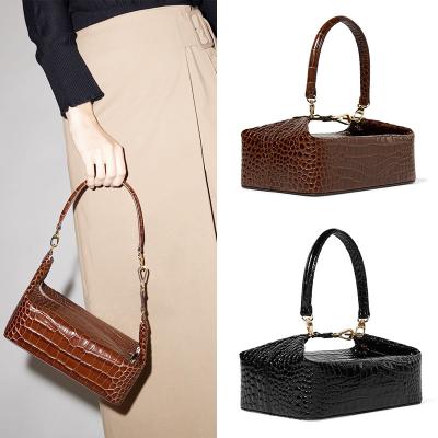 China 2021 new arrival high quality female alligator pattern embossed high quality handbag ladies rectangle handbag clutch bags women small for sale