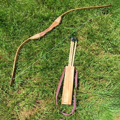 China Game Shooting Bamboo and Wooden Bow Archery with 3 Safety Arrows Set Target Hunting Toy Kids Gift for sale