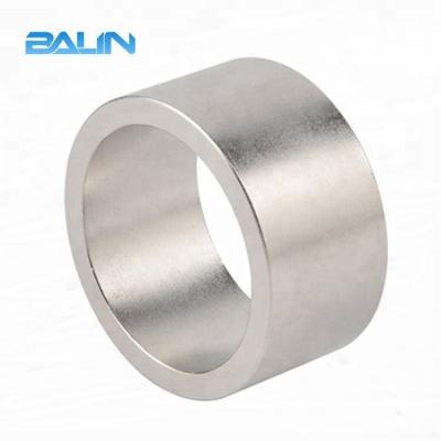 China Large magnet factory price industrial diametrically magnetized ring magnet n52 for sale