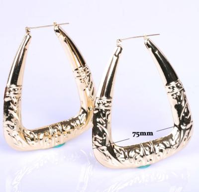 China Fashionable Vintage CLASSIC Cavity Gold Filigree Hoop Earrings Big Big Shape Hoop Earrings for sale