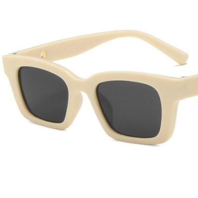 China Korean brown color street small fashion sunglasses 2020 square fashion sunglasses eyewear wholesale photography for sale