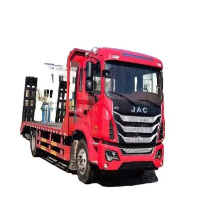 China Front Lifting Self Loading Low Bed New Euro V Howo 4*2 Light Duty Flatbed Truck For Sale 4 - 6L zu verkaufen