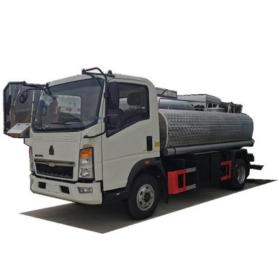 Cina Hotels Howo Water Tank Truck 5000liters/water Trucks For Drinking Water in vendita