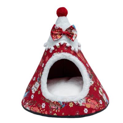 China Handwork Autumn Winter Warm Creative Christmas Tree Shape Pet Room Partially Enclosed Cat Dog House Tent for sale