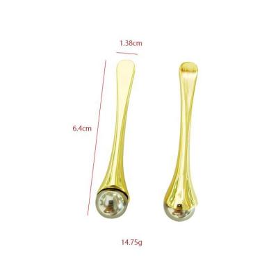 China Custom Logo 6cm Zinc Alloy Makeup Spoon 24k Gold Plated Cosmetic Spatula Eye Cream Spoon for sale