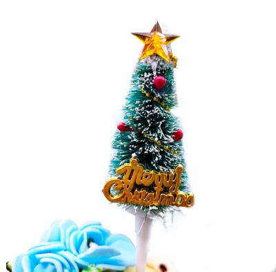 China 2020 Hot Sale Plastic Christmas Cake Decors Kit Christmas Season Party Supplies Cake Toppers Santa Plug-in Styles Picks Cake Toppers mixc for sale