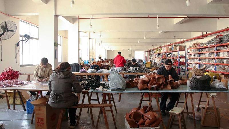 Verified China supplier - Yiwu Julun Leather Goods Co., Ltd.