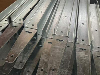 China hohe Zugfestigkeit Hot Dip Galvanized IPE Balkenhaltewand zu verkaufen