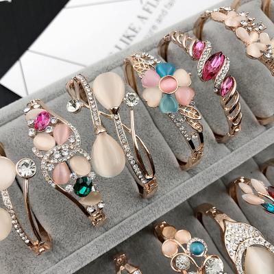 China New fashion BOHEMIA personality diamond pearl female temperament open bracelet trend party simple bracelet for sale