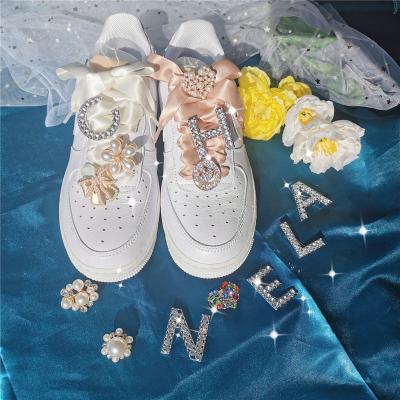 China DIY Quality Luxury Decorations Accessories Pearl Sneaker Buckle Metal Shoe Buckle Flat White Sneaker Lace Sneaker For Women Gifts for sale