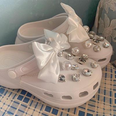 China Clog Charm Designer Luxury Shoes Charms Shoe Decoration Charms Vintage DIY Clogs Shiny Buckle Decoration Rhinestone Shoe Accessories for sale