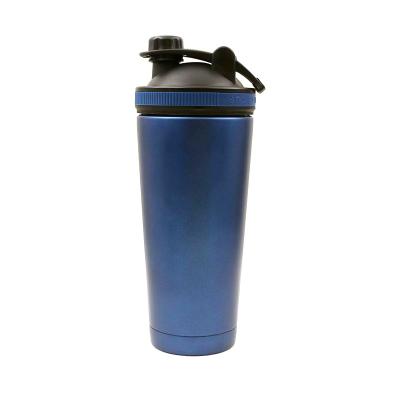 China Double Walls Stainless Steel Shaker Bottle 700ml Sustainable Water Bottle With Plastic Filter for sale