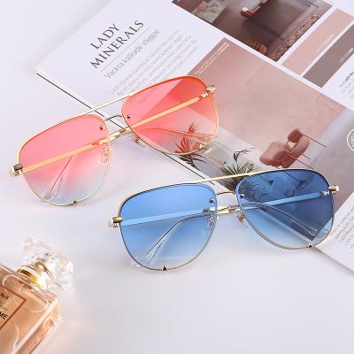 China 2021 New Sunglasses Cat Eye Sunglasses Fashion Metal Frame Sunglasses for sale