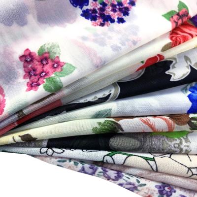 China Breathable Popular Floral Pattern Printed Polyester Chiffon Crepe Fabric for sale