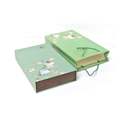 China Cardboard customization goods to a reasonable price color letterpress printing craft customizable gift box for sale