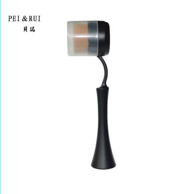 China Basic Unique Concave Brush Flat Brush Design Makeup Brush Self-Standing Synthetic Hair Brush With Plastic Cover for sale