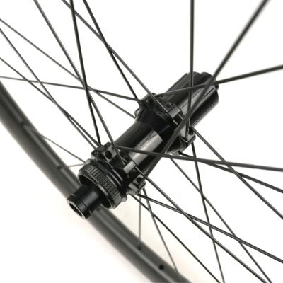 China Road Bikes Carbon Wheels 700c Anvil Road Disc Brake 45mm Bicycle Wheelset 24/24 Holes UD Matte for sale