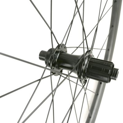 China Road Bikes 700c 38mm Carbon Anvil Road Wheels Tubeless Disc Brake Carbon Fiber Bike Wheelset Ready for sale