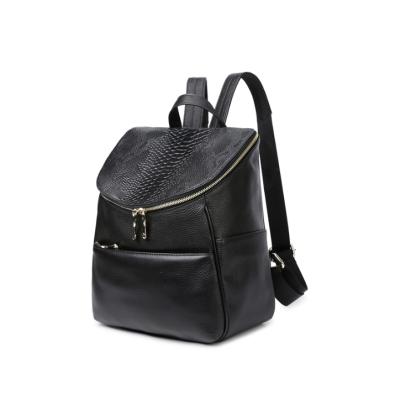 China 2020 model fashionable high quality women's snake backpack fashion snakeskin travel school genuine leather backpack for sale