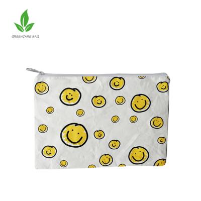 China Durable Custom Zipper Paper Waterproof Travel Portable Organizer Makeup Tyvek Cosmetic Bag for sale