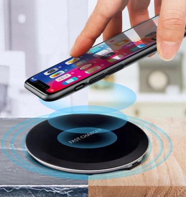 China 2022 New Product R1 Mobile Phone Phone Holder 10W Fast Wireless Car Charger Charging Qi For Iphone For Samsung for sale