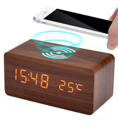 China Promotional Wooden Mobile Phone Lead Time 3 Settings Electronic Alarm Clock With Wireless Phone Charger for sale