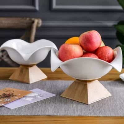 China 2021 Restaurant Tableware Viable White Unique Salad Mixing Bowl Exquisite Porcelain With Bamboo Holder Ceramic 2000 Sets Stand Food for sale