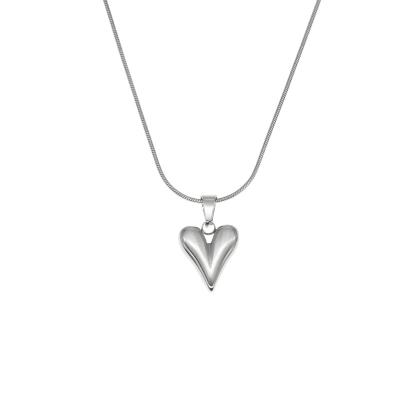 China TRENDY Wholesale Ins Hot Stainless Steel Heart Necklace Snake Chain Clavicle Chain Gold Plated Minimalist Jewelry for sale