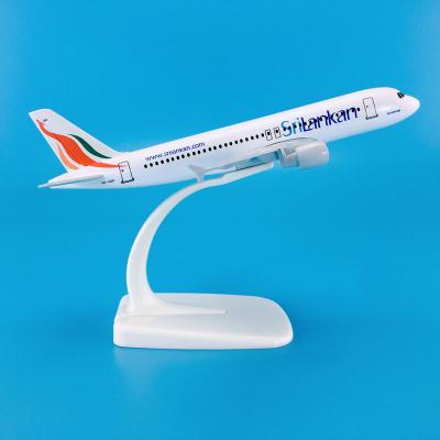 China Global Hot Sale 1:235 New Product 16cm Baza Aircraft Model Sri Lankan Aircrafts Airbus A320-200 Zinc Alloy Model Plane for sale