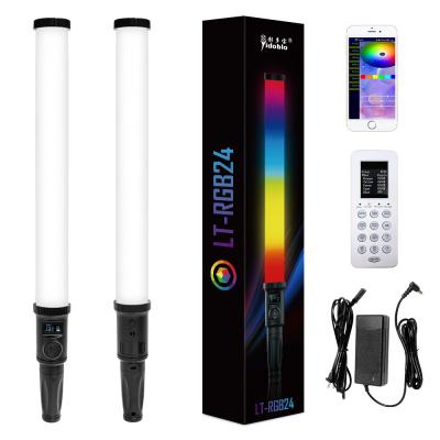 Chine Meidike 24w Stick Makeup Rechargeable LED Tube Light RGB 2700-7500k Portable Lighting Battery Powered à vendre