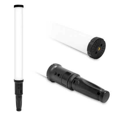 Cina 24 W Handheld Led Tube Light 2700-7500k With 14 Effects  RGB Flash Lights Built In Battery in vendita