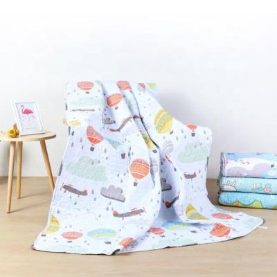 China Washable 100% Cotton Kids Patchwork Blanket Quilted Bedspread Set Mat Quilting Fabric Made In China Wholesale Summer Baby Comforter for sale